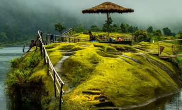 Meghalaya –The Abode of Clouds and Living Root Bridges
